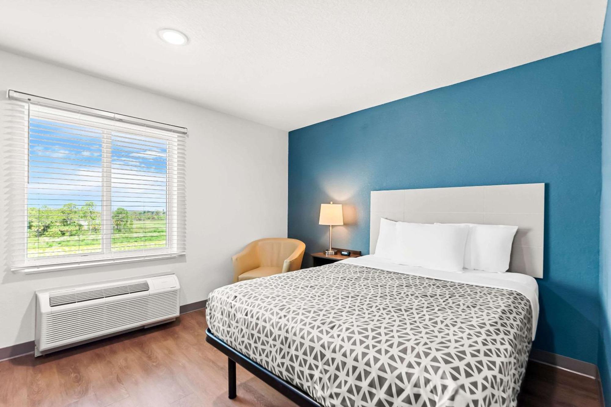 Woodspring Suites Hudson Port Richey Екстер'єр фото